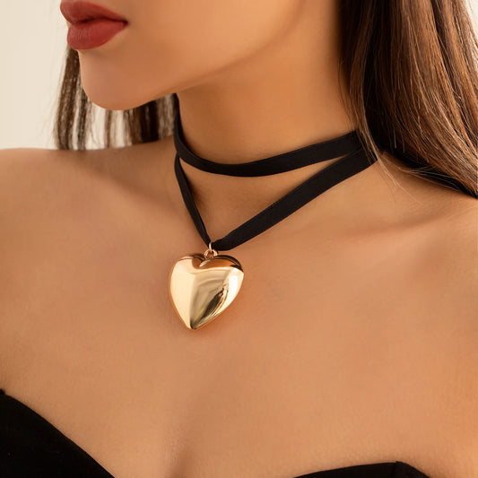 Oversized Velvet Heart Choker