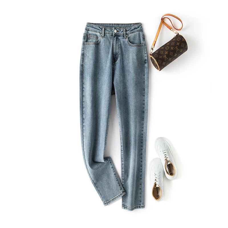 Stretch Straight-Leg Curve Jeans
