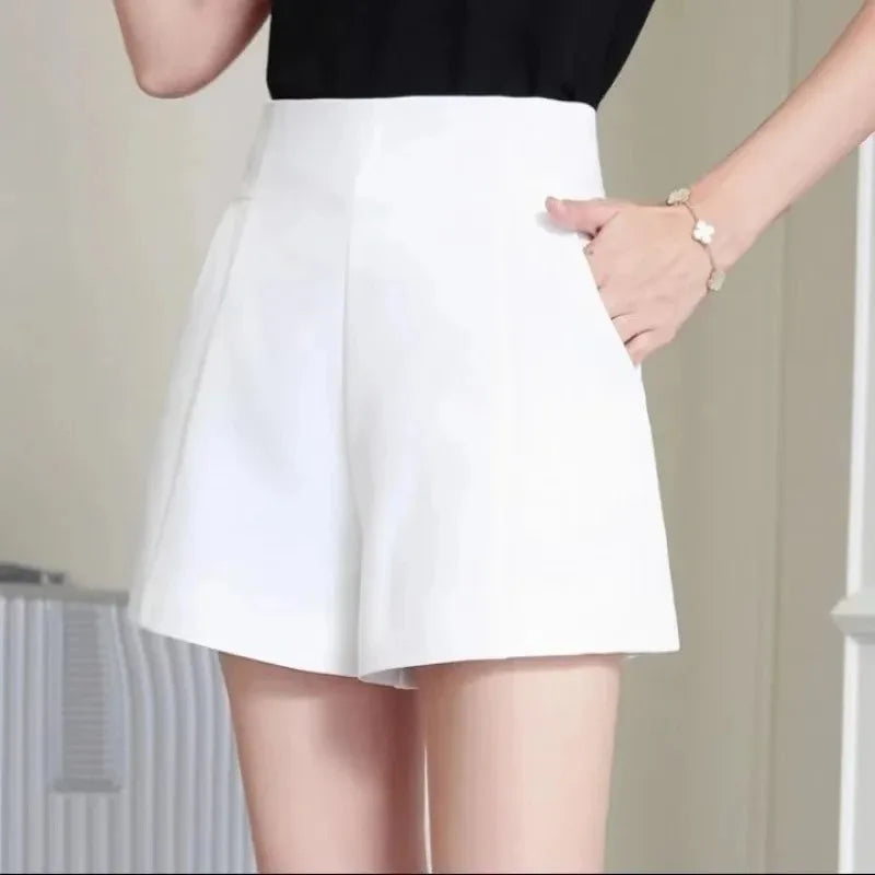 Pocketed Wide-Leg Suit Shorts
